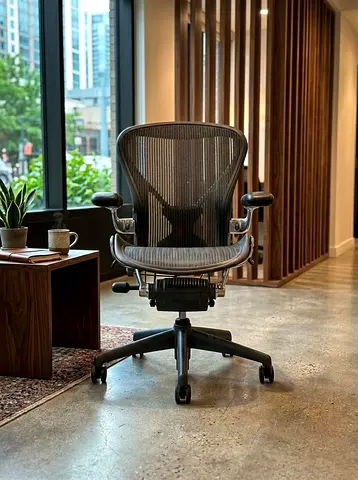 Hermanmiller aeron chair