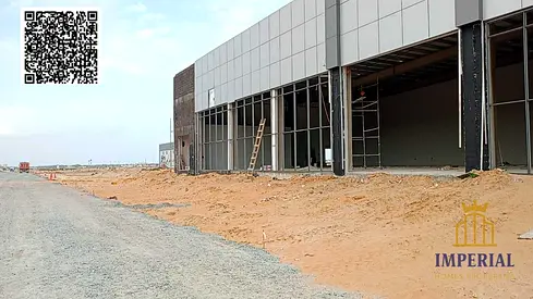 A prime investment and business opportunity: lease a large, multi-purpose showroom in Umm Al Quwain