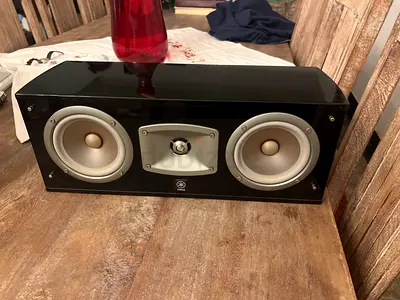 Yamaha center channel speaker NS-C4444