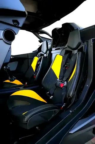 2026 CAN-AM MAVERICK photo 10