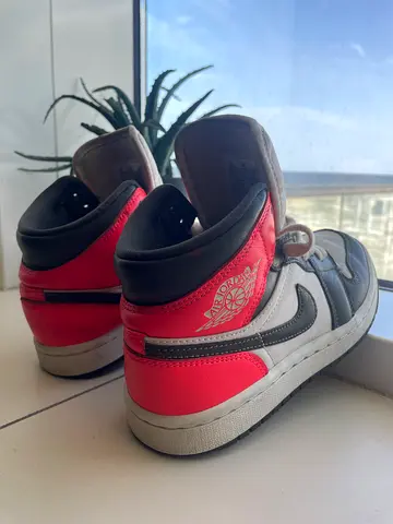 Nike Air Jordan 1 Mid Kids