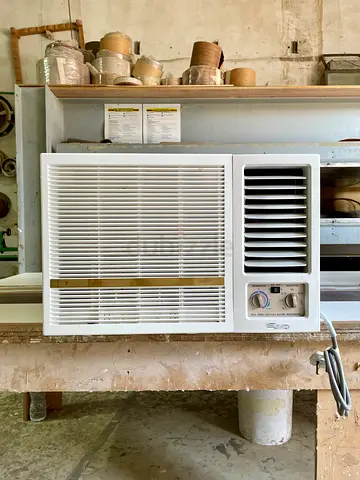 Super General 1.5 Ton Window AC (17,400 BTU) - Excellent Condition