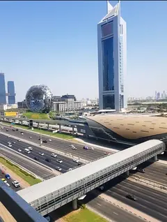 AMAZING PRIVATE PARTITION ON SHEIKH ZAID ROAD ON EMIRATES TOWERS METRO STATION FOR LADIES VERY NEAT