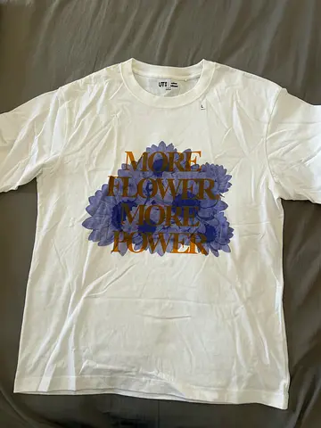 UNIQLO White Graphic T-Shirt with Floral Print — Large