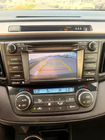 2017 Toyota RAV 4 — фото 4