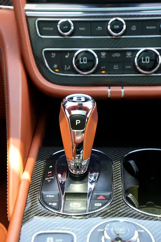 2021 Bentley BENTAYGA — миниатюра 9