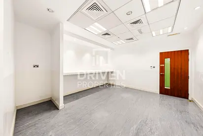 Ready to Move in | Prime Location | Well Managed