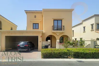 Beautiful 5BR Single Row Good location Vacant