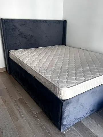 🛏️ Modern Upholstered Bed Frame + Mattress – Clean Look