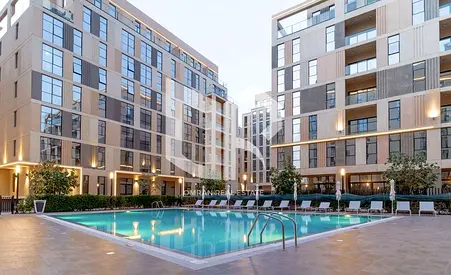 🌟 استوديو بإطلالة مفتوحة على الممشى – تجربة سكن مختلفة