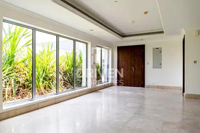 Large Layout | Vacant Unit | Prime Location