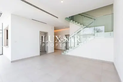 3BR Single Row | Near Pool and Park | Vacant