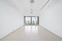Bright &amp; Spacious | Prime Location | Stables View