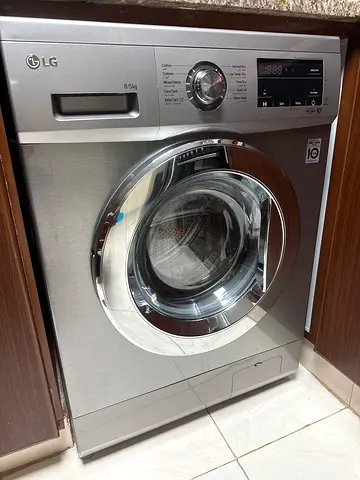 LG Front Load Washing Machine with dryer - 8kg - Silver