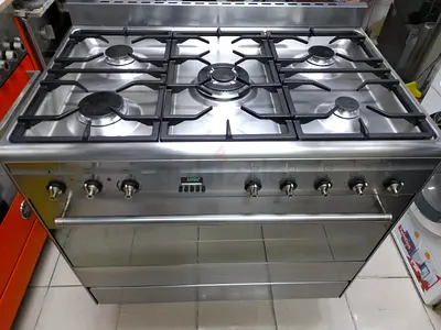 Smeg gas cooker 5 burner 90by60