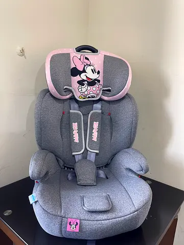 Minnie Mouse Child Car Seat - Good Condition