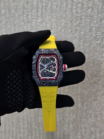 Luxury Branded Style Watch | Premium Rubber Strap | Luxury Mens Timepiece UAE | Free Delivery