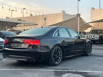 صورة 6 لـ 2013 AUDI S8