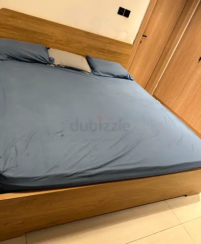 King Size Bed + Semi-Medicated Mattress + Side Table (Homebox)