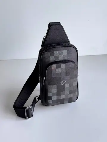 Louis Vuitton slingbag