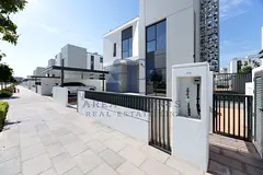 PARK FACING | 5 BEDROOM + MAID’S ROOM VILLA | PRIME LOCATION