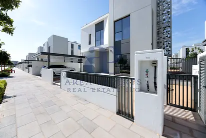 PARK FACING | 5 BEDROOM + MAID’S ROOM VILLA | PRIME LOCATION