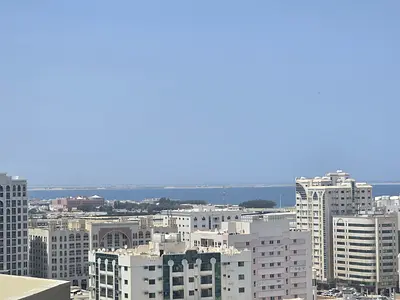 اطلالة بحرية مساحات واسعة تشطيب حديث سكن عائلي حصرا  تكييف مركزي تسهيلات في السداد موقع متميز قريب من جميع الخدمات