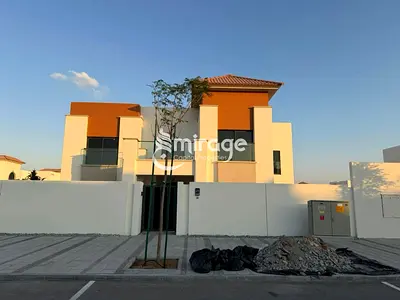 Double Row |Spacious 4BR Villa |Premium Location