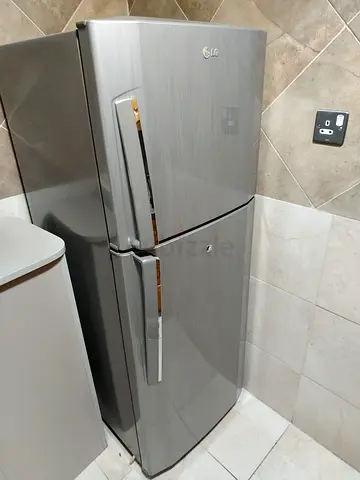 LG Top Freezer Refrigerator - Silver, Good Condition