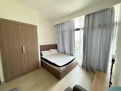 FURNISHED STUDIO APARTMENT WITH BOULEVARD VIEW // FREE CHILLER