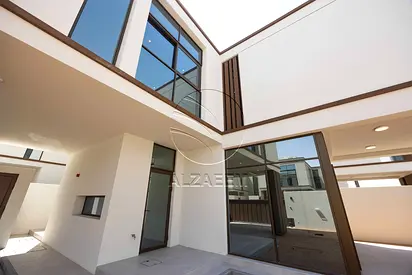 HOT! VACANT | Premium Living | Stunning Location