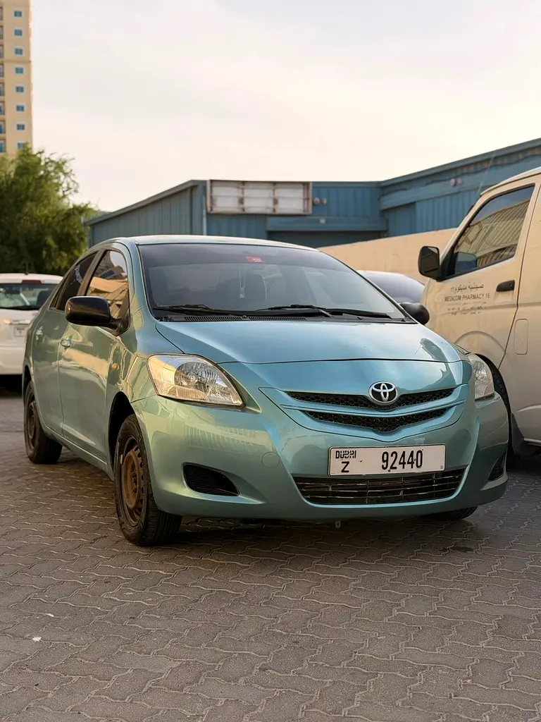 Toyota Yaris 2007 — photo 1 of 10