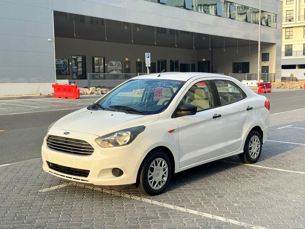 Ford Figo 2017 — photo 1 of 14