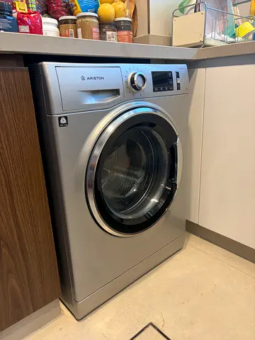 ARISTON 9KG Front Load Washing Machine - VALID EMAX WARRANTY