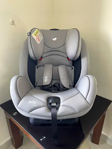 Joie child car seat (convertible) - good condition