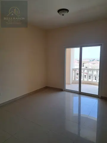 ستوديو غير مفروش | 450 قدم² / 42 م² | شرفة | رويال بريز 2 | قرية الحمراء | 30,000 درهم سنوياً
