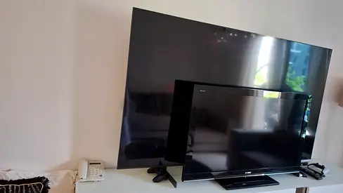 Sony Bravia 40-46 Flat Panel TV with Wall Mount (Used, Good Condition)