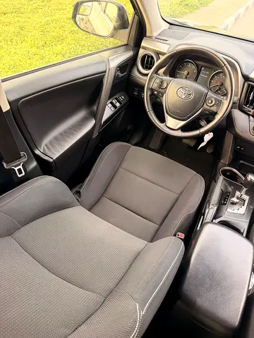 2017 Toyota RAV 4 — фото 10