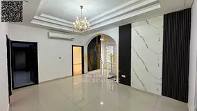 A villa with all electricity, water and air conditioning fees included, on the main street, ready to