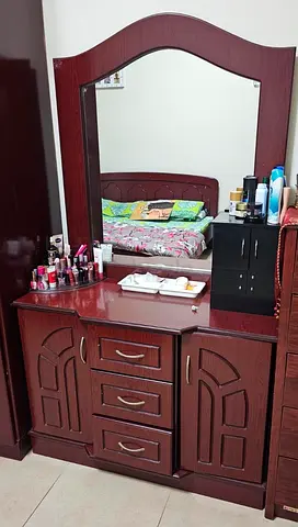Dressing table