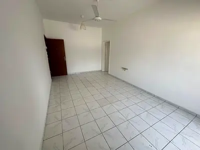 شقة غرفتين وصالة للإيجار السنوي في منطقة أبو شغارة – الشارقة- 2حمام - تكييف سبيليت- بلكون-