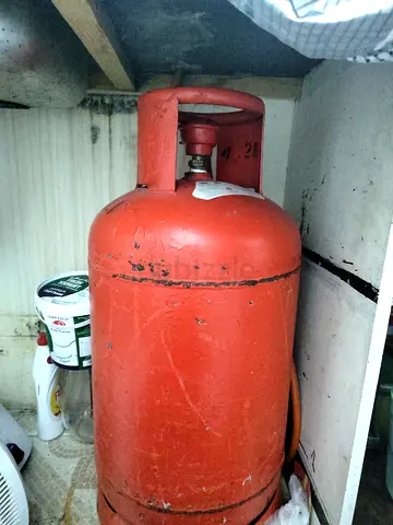 Used LPG Gas Cylinder (Red) - Functional, Needs Refill