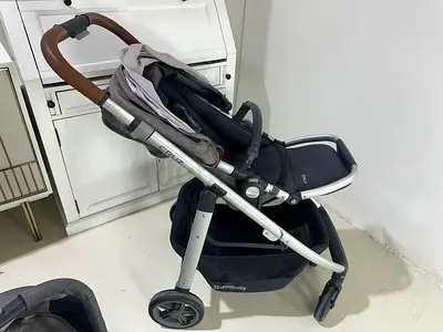 Uppababy Cruz Seat Free delivery