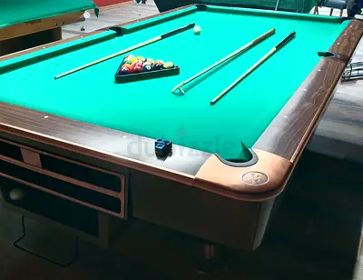 Knight shot 9 feet slated top , Return ball professional pool billirds table is for sale
