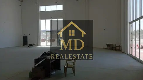 مستودع للإيجار – موقع استراتيجي عملي وواسع في موقع حيوي. مناسب لمجموعة واسعة من الأنشطة التجارية