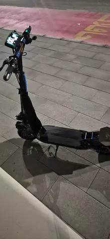 Folding electric scooter - perfect condition - external battery included