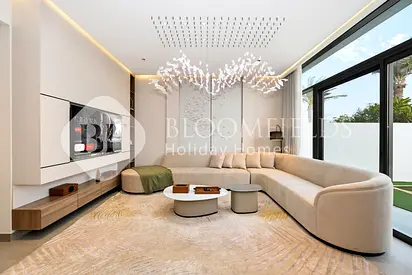 Holiday Home | Open Green Views | Prime Location