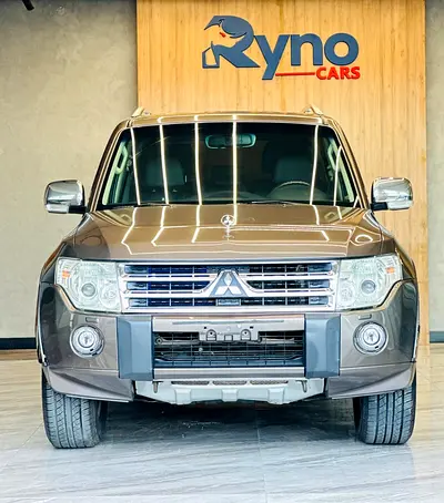 Mitsubishi Pajero GLS Top 5 Door 2010 - GCC Specs - Well Maintained