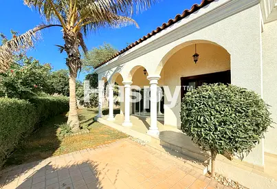 Vacant | Huge Plot | Corner Unit