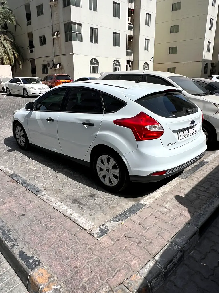 Ford Focus 2014 — photo 1 of 8